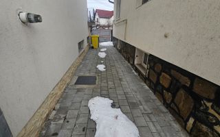 Casa Individuala cu 4 camere si garaj, zona Strand - Poză 14