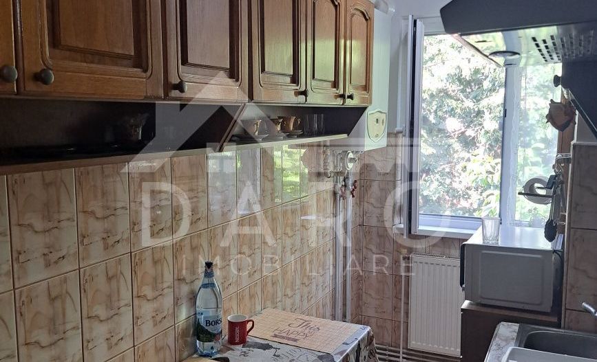 Apartament de vânzare - Poză 2