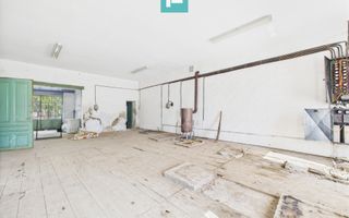 Clădire cu 5 camere cu teren și hală în Cenad - Poză 8