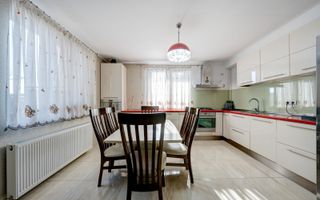 Casă modernă și spațioasă de vânzare în Bragadiru – ideală pentru familie - Poză 11