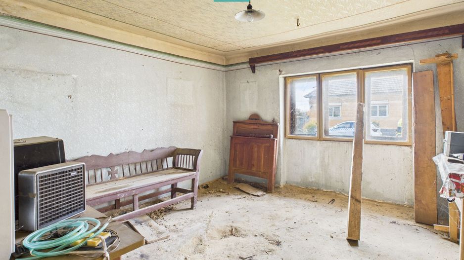 Casă cu 4 camere în Buhani, Dezna - Poză 18