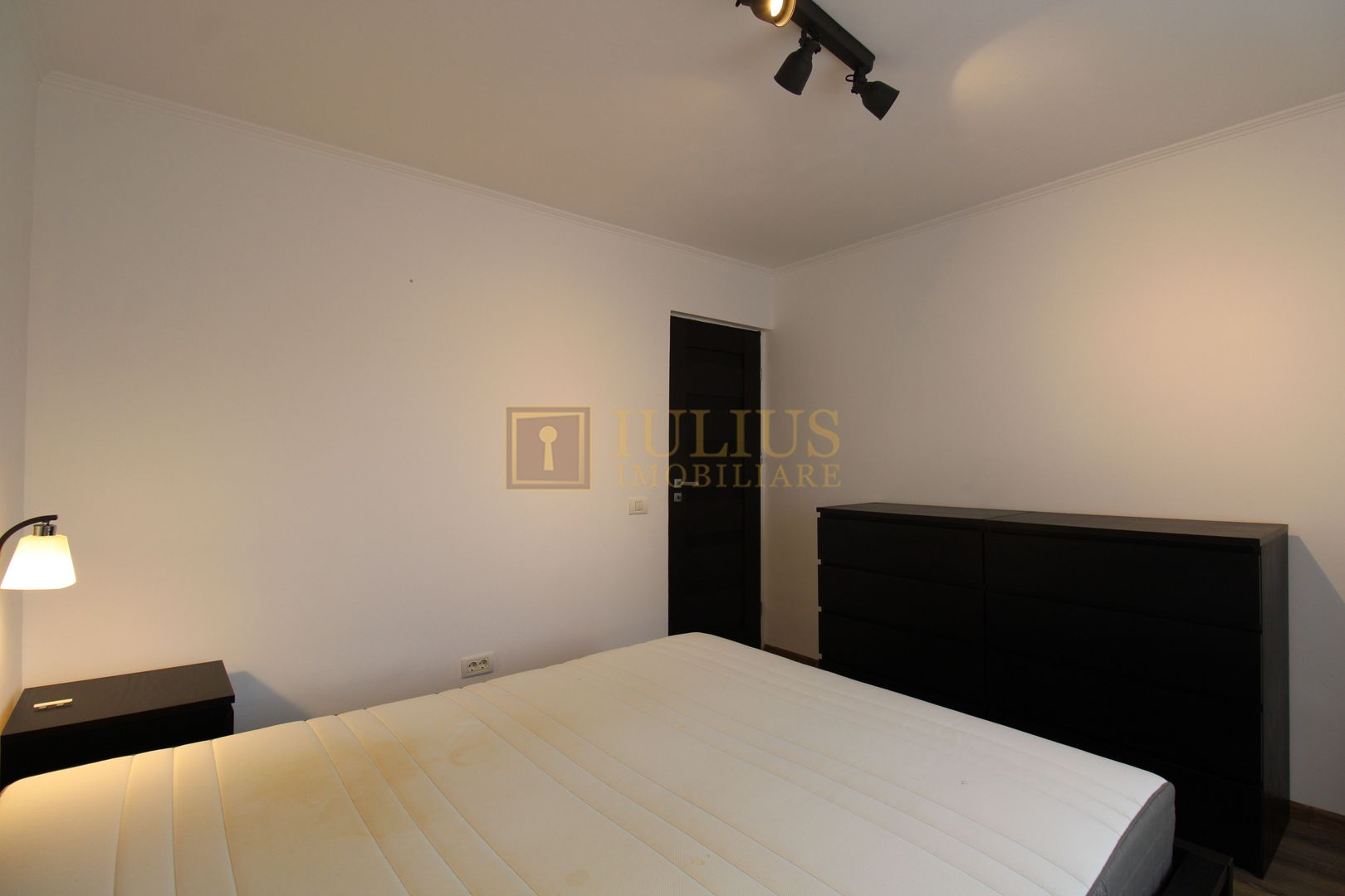 Lipovei, 3 camere + 2 bai, centrala proprie - Poză 3