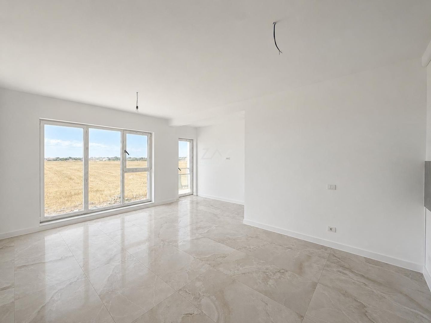 Bloc nou. Apartament cu 3 camere spations. 2 Bai. Etaj 1 - Poză 3