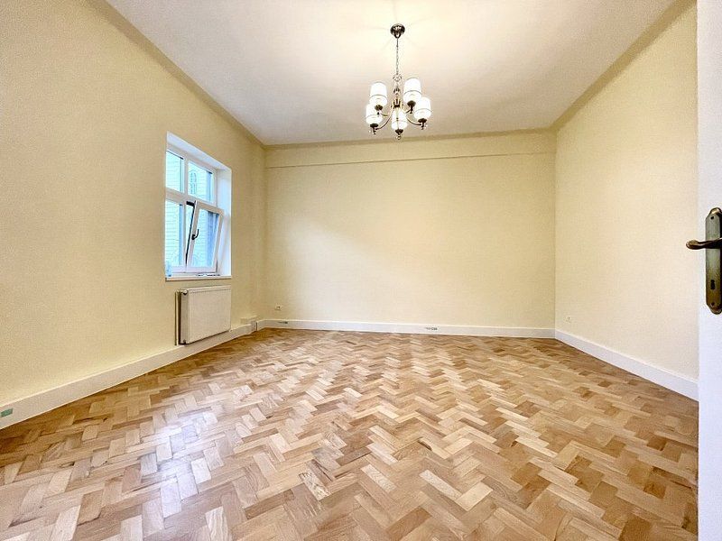 Recent renovat| Piața Unirii - lângă Tribunal - Poză 4