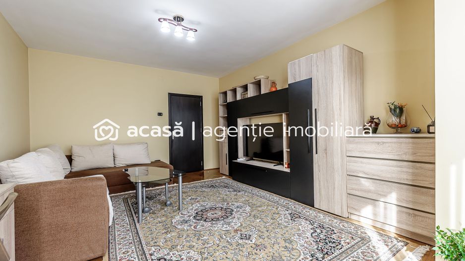 VANDUT! Apartament spațios, 2 camere decomandat, Podgoria Arad - Poză 2