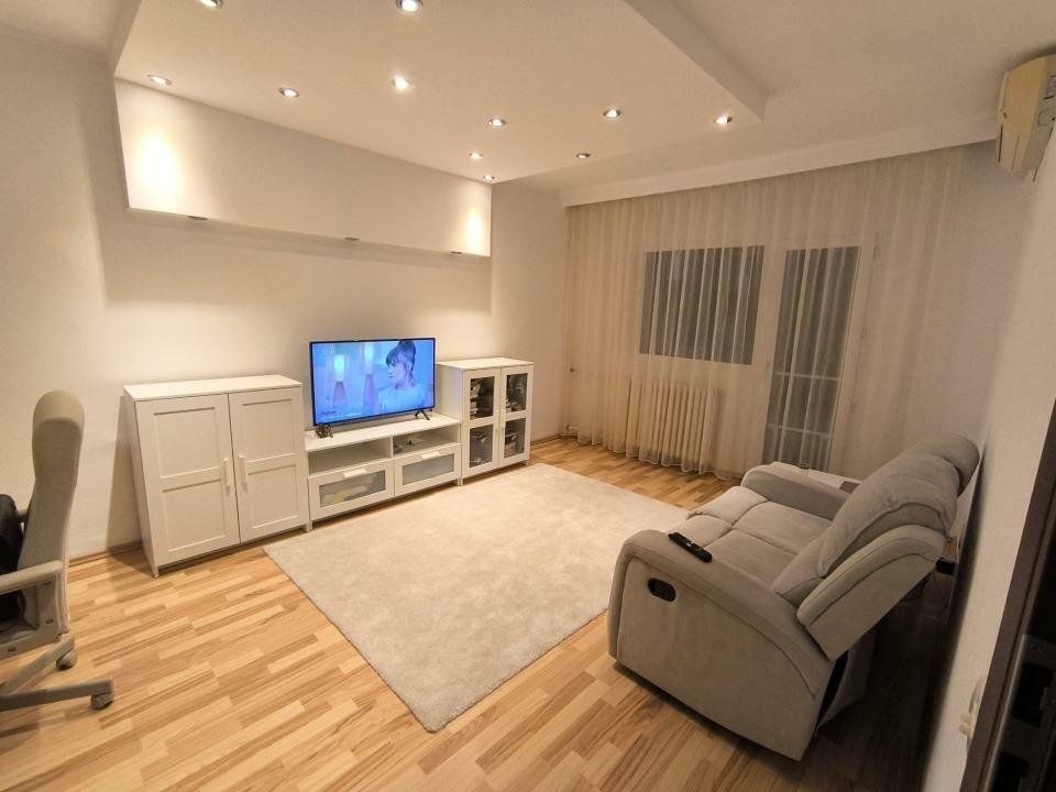 Apartament Luminos, 2 camere, Parcul Tineretului. Parcare. - Poză 1