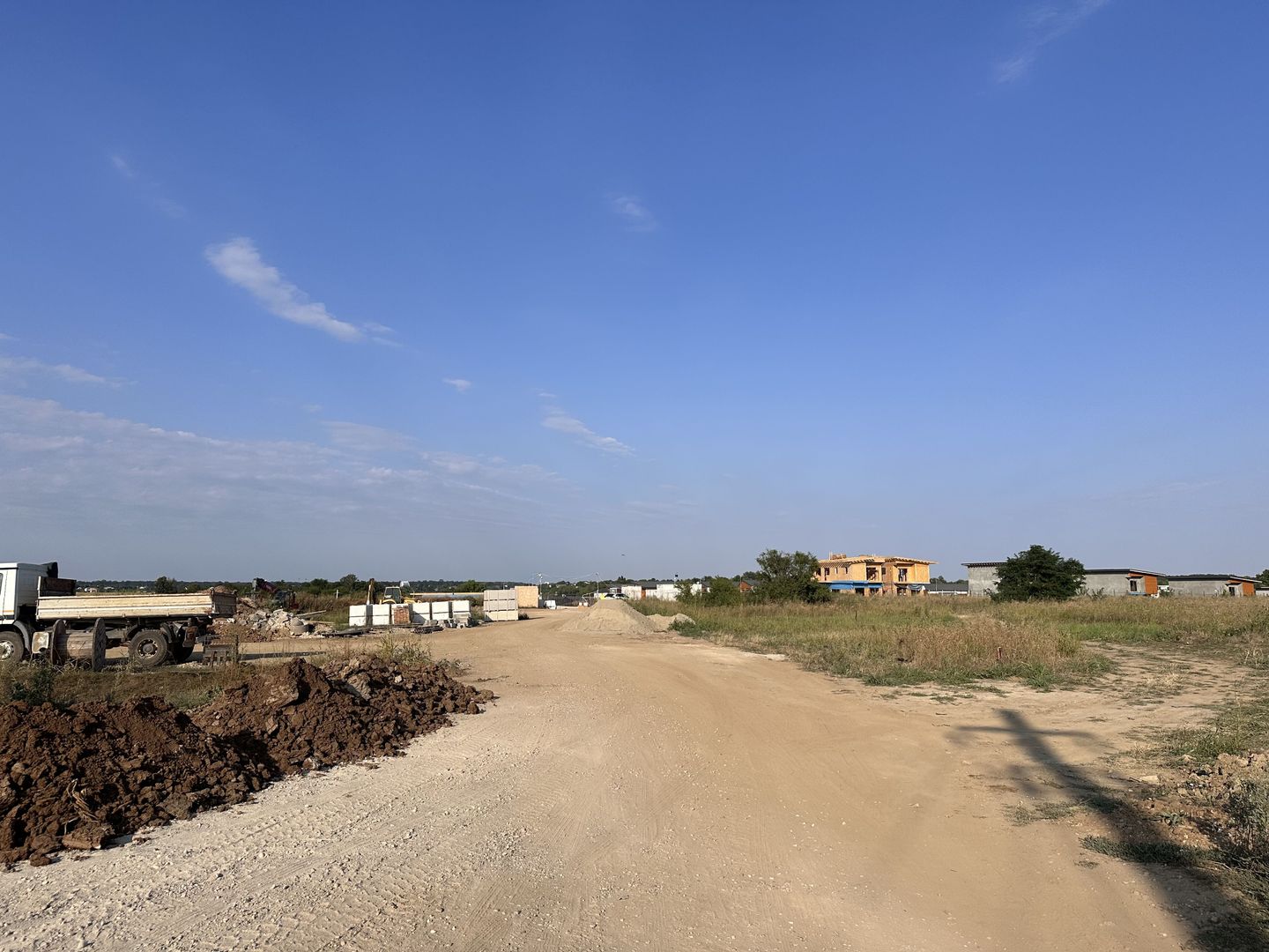 Teren Tancabesti intravilan iesire la lac Snagov - Poză 6