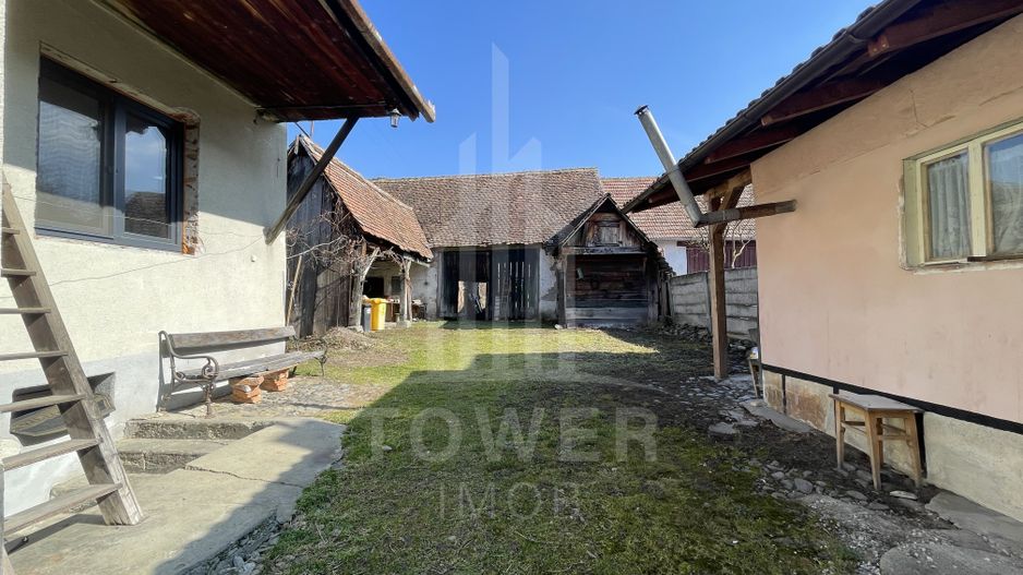 Casă individuală | 2 corpuri | Șură și anexe | teren 1460 mp – Porumbacu De Jos - Poză 1