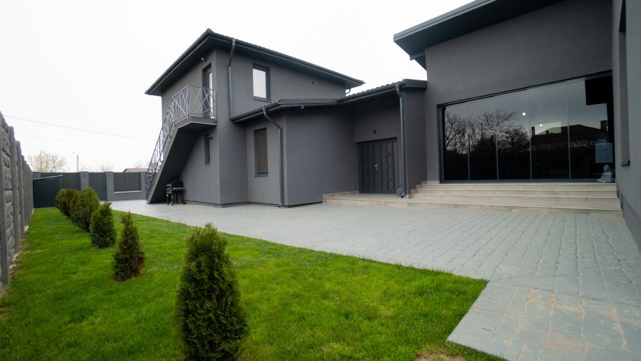 Agigea - Casa  deosebita cu piscina, mobilata si utilata complet. - Poză 2