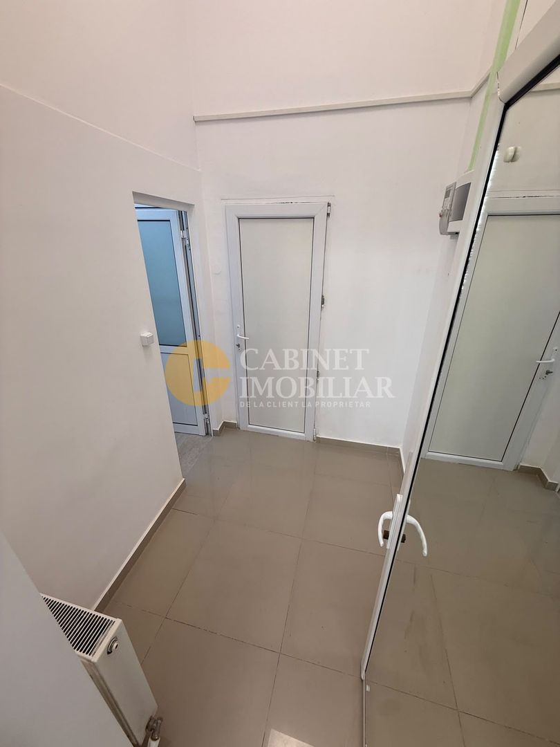 Spatiu Comercial Vitrat- 60mp - Front Stradal - Podu Ros - Poză 6