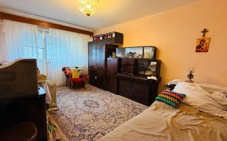 Apartament 2 camere, decomandat, etaj 3/10 Mazepa - Poză 2