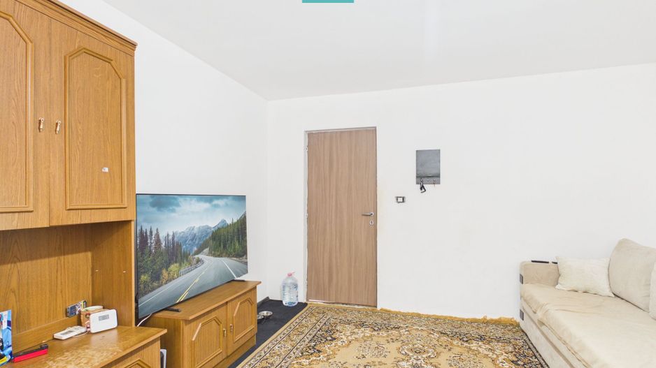 Casă cu teren de 2.134 mp în Sântana | 5 camere - Poză 5