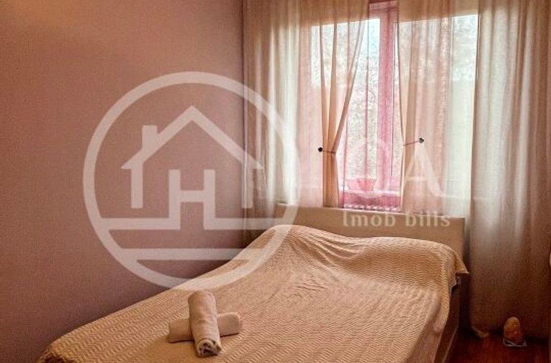 Apartament cu 3 camere de vanzare in zona Rogerius Oradea - Poză 9