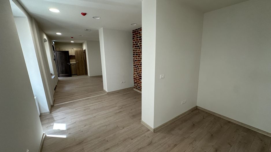 Spatii de birouri Ultracentral suprafață  de 66.7  mp - Poză 3