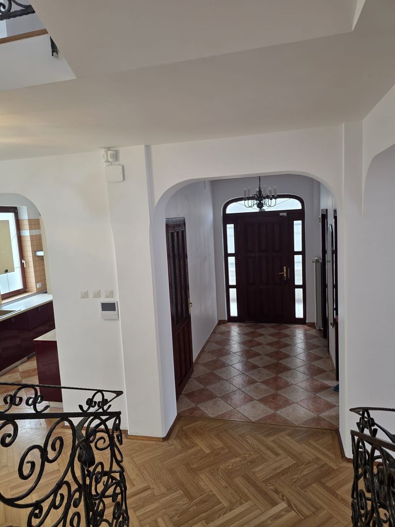 Vila de inchiriat - Poză 30