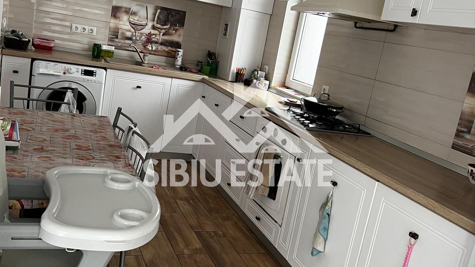 Apartament 3 camere cu grădină 100 mp.  loc de parcare-Calea Cisnadiei - Poză 3