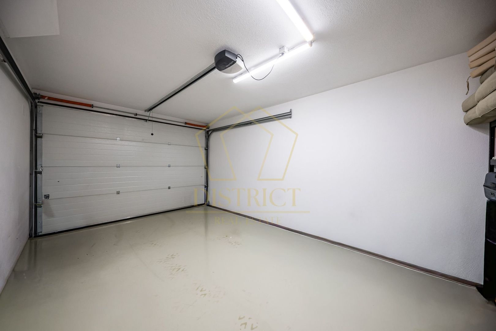 Vila exclusivista cu garaj si piscina I Dumbravita I Comison 0% - Poză 51