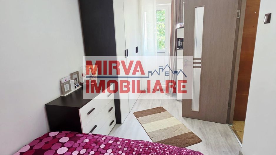 Apartament 3 camere, etaj 3, Malu Roșu – Str. Rîșnovenilor - Poză 4