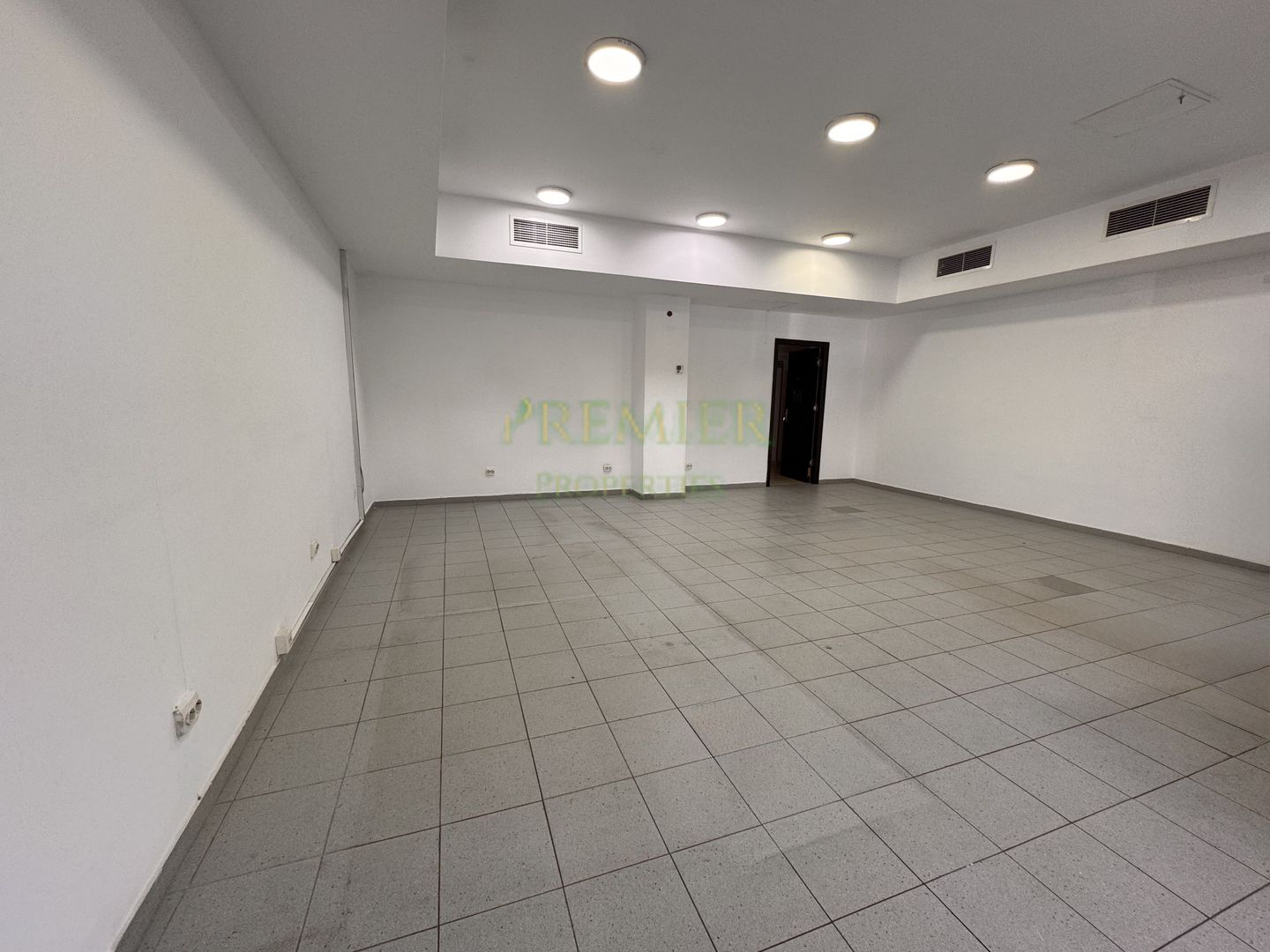 SPATIU 240 MP | 140 PARTER+100 SUBSOL | TRAFIC | VITRINA MARE | FARA HORECA | - Poză 13