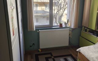 BRASADAS vinde ap 4 cam 82mp la etajul 1 in Micro 16. - Poză 2