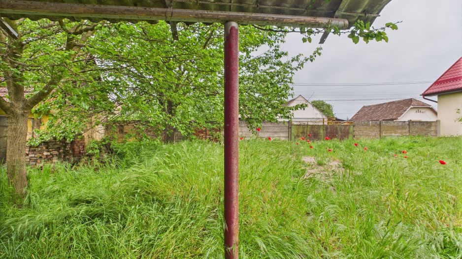 Casă de reabilitat pe teren generos- Comuna Variaș - Poză 26