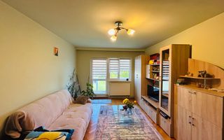 Apartament decomandat, cu 3 camere, 2 bai, 2 balcoane - Zona Strand - Poză 3