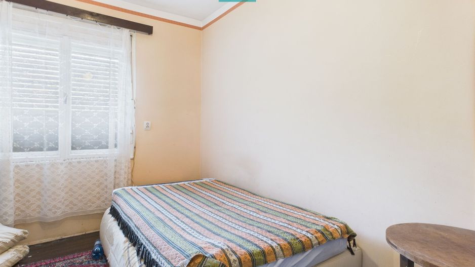 Apartament la casă cu 4 camere în Pârneava - Poză 6