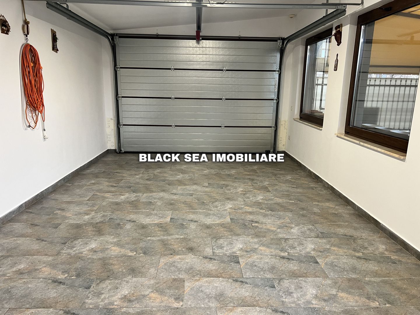 Vila de 7 Camere D+P+1+POD - Curte si garaj, EFORIE NORD Ocazie unica - Poză 26