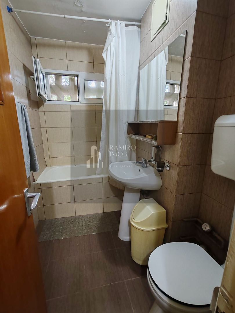 Apartament 3 camere, bloc 4 etaje, Berceni/str Dorohoi, curat - Poză 6