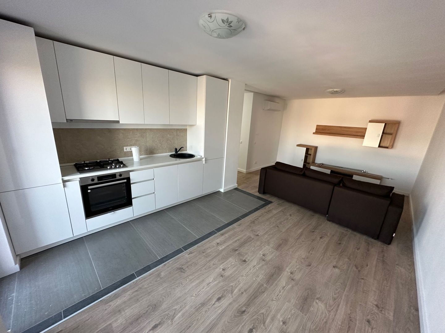 Apartament 3 camere in zona Braytim - Poză 1