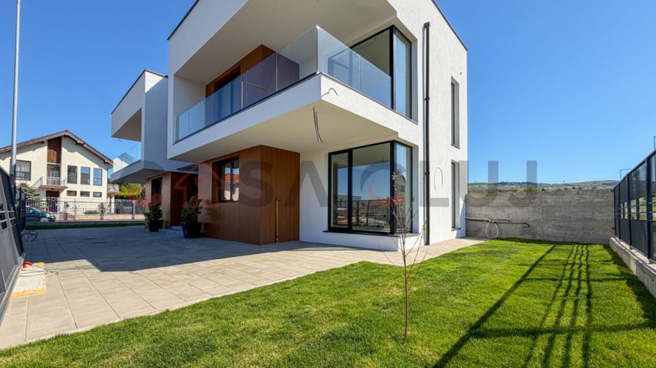 Casa cu arhitectura moderna, Buna Ziua - Poză 14