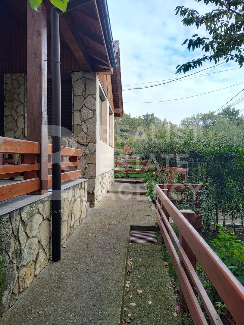 Vilă individuală 430 mp utili, teren 2.000 mp, panouri solare - Poză 29