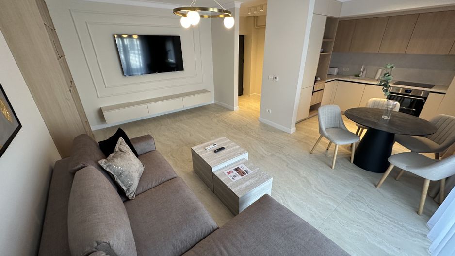 Apartment deosebit cu curte proprie si loc de parcare - Poză 1