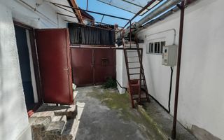 Blumana Proprietate singur in curte,2 corpuri de casa, fara amenajari - Poză 9