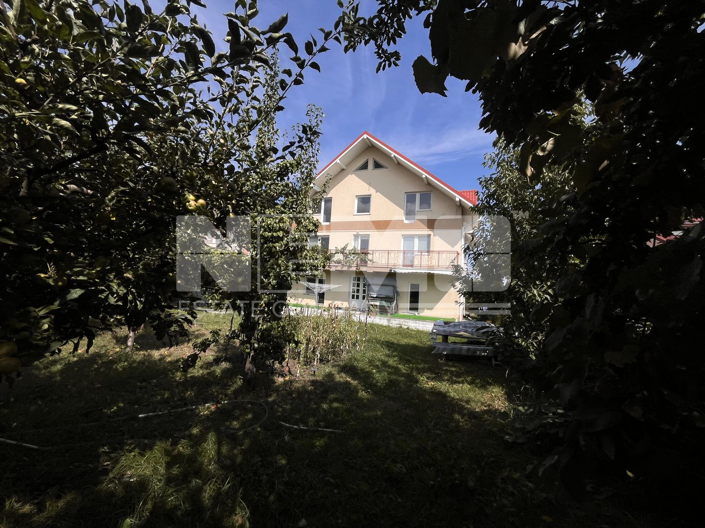 Casa/Vila de Vanzare 10 Ari Teren  I Suceava/Ipotesti I 245.000Euro - Poză 3