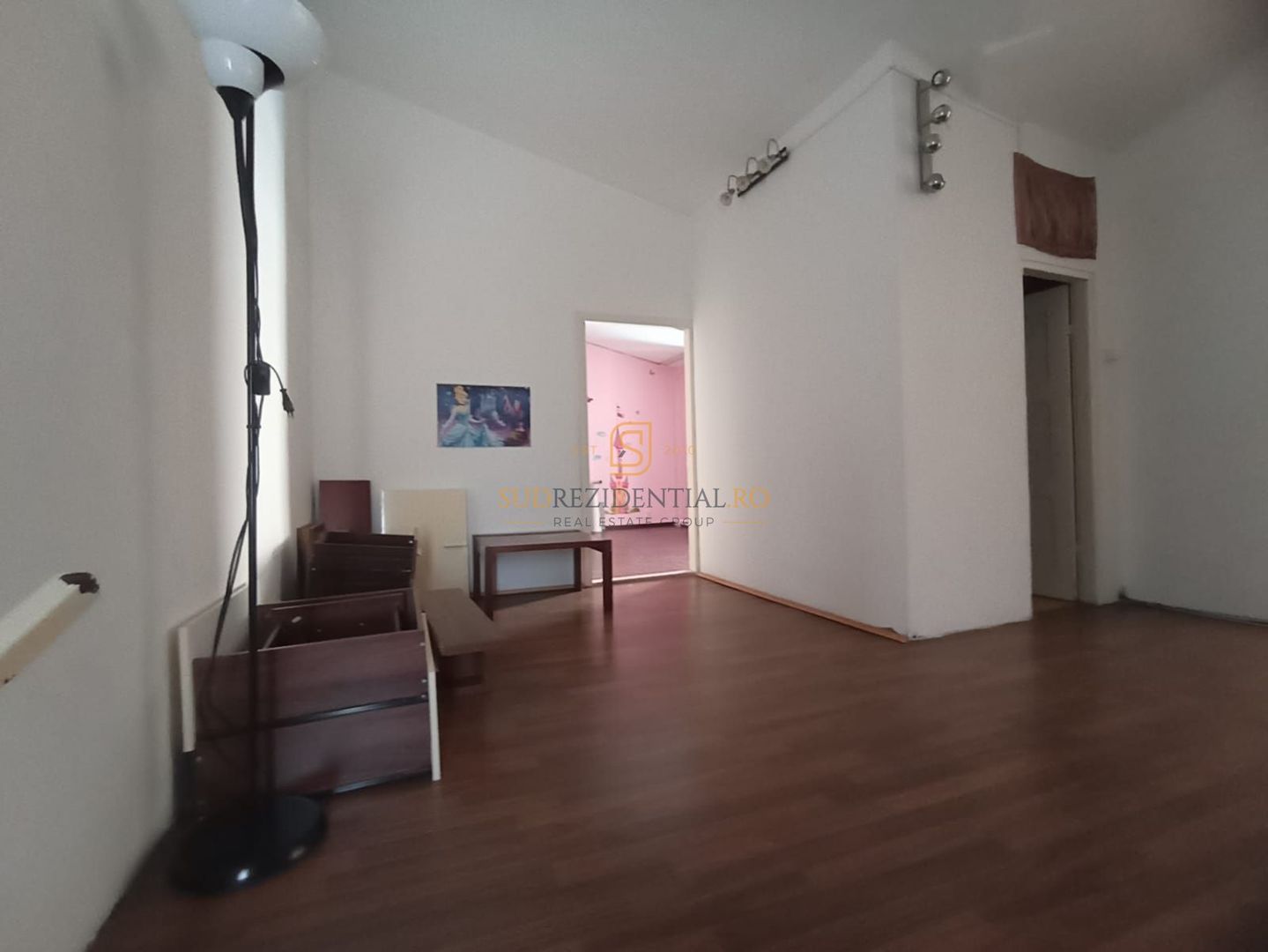 Casa spatioasa cu 7 camere, zona Bd. Brancoveanu, acces facil metrou - Poză 14