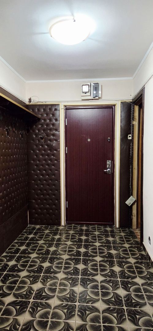 Apartament 3 camere de vanzare Drumul Taberei - Poză 2