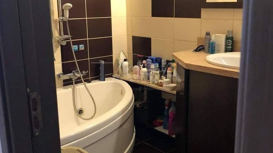Apartament in zona Profi, central Floresti. - Poză 6