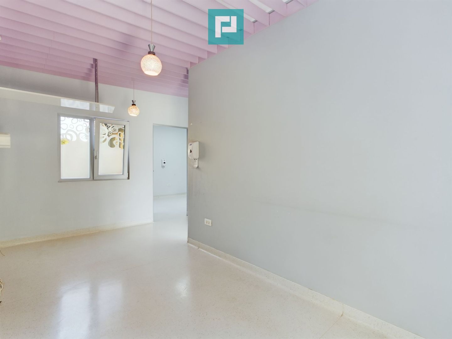 Vilă cu destinație multiplă situată ultracentral - Poză 12