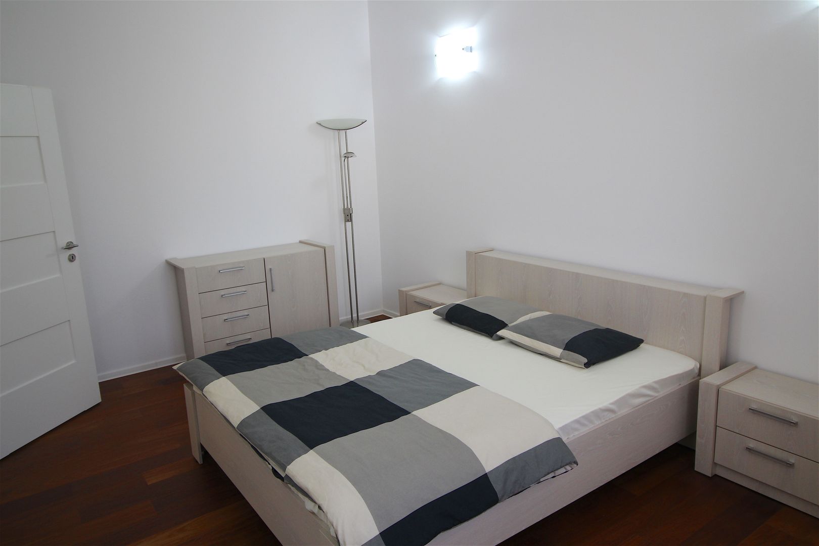 Apartament cu 2 camere -Dumbravita - Poză 6