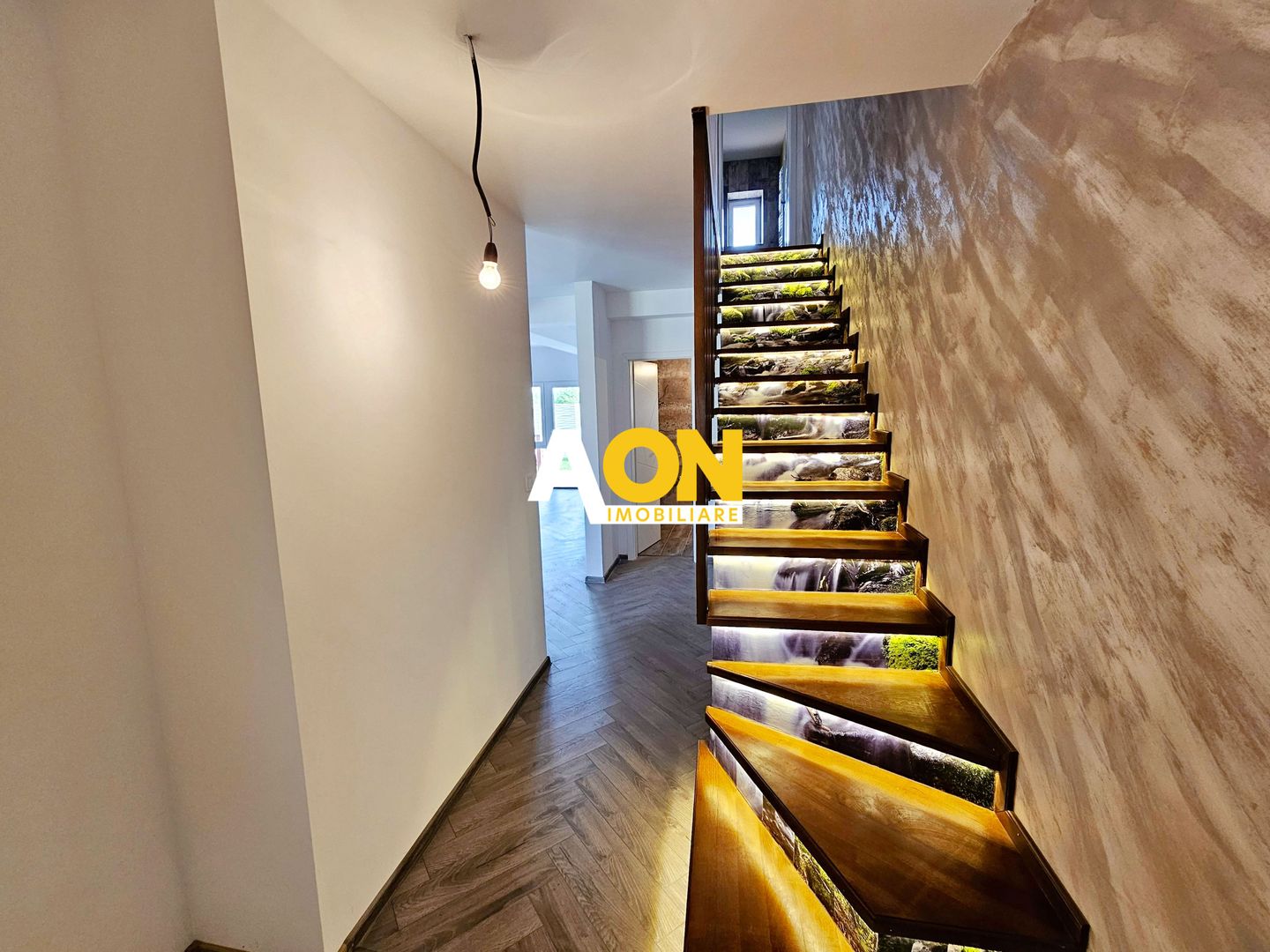 1/2 Duplex nou, 4 camere, finisat la cheie, 300 mp teren, zona Garii - Poză 3