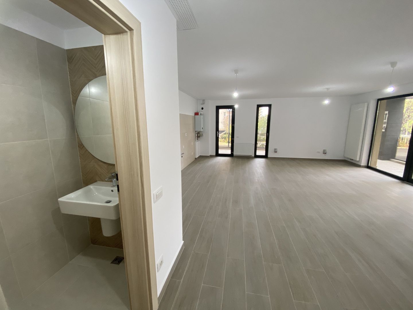 Spațiu comercial / Birouri de închiriat în Urban Plaza | Predare imediată - Poză 4