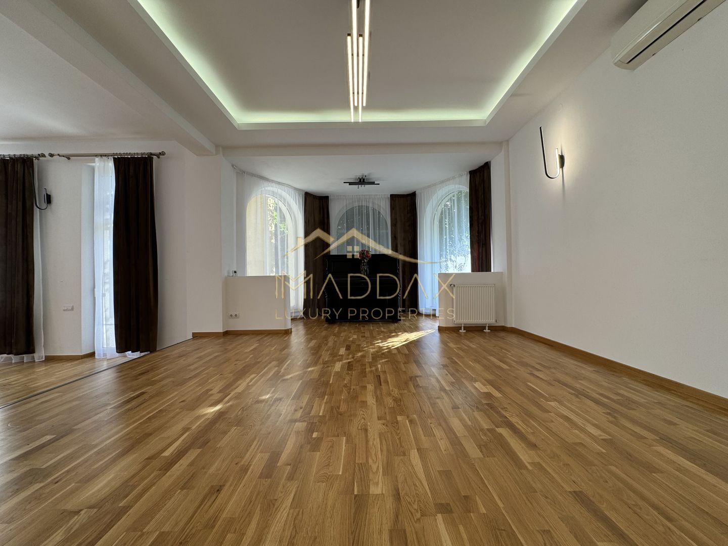 Vila Individuala 7 camere*Piscina*Teren 1000 mp / 8 parcari// Erou Iancu Nicolae - Poză 3