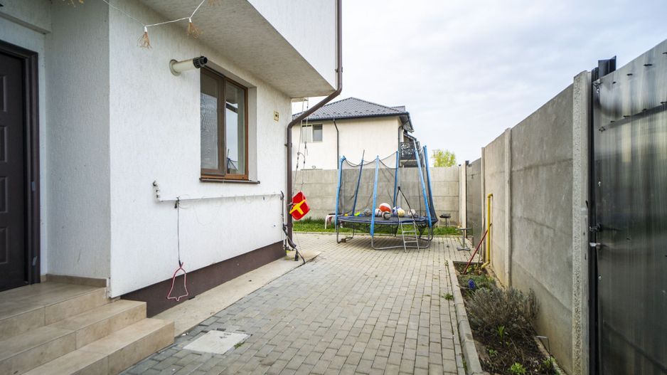 Domnesti - Tudor Vladimirescu - Energeticienilor, casa 4 camere, stb - Poză 12