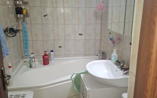 Apartament 3 camere,etaj 3/3,  renovat,65000 euro neg, Policlinica 2 - Poză 7