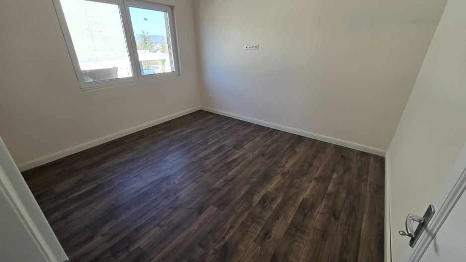 Casa la cheie 4 camere,garaj 60mp.,500mp teren,0%comision - Poză 9
