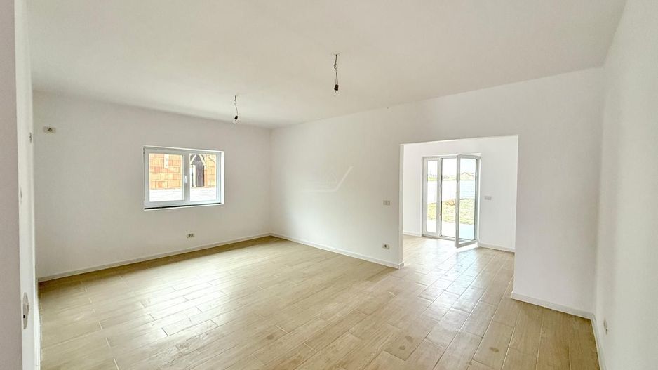 Comision 0. Duplex FINALIZAT 82 mp. Teren generos. - Poză 3