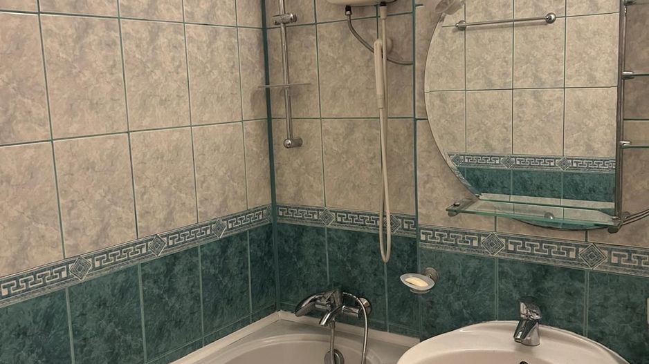 Apartament spatios cu trei camere, Vatra Luminoasa - Poză 12
