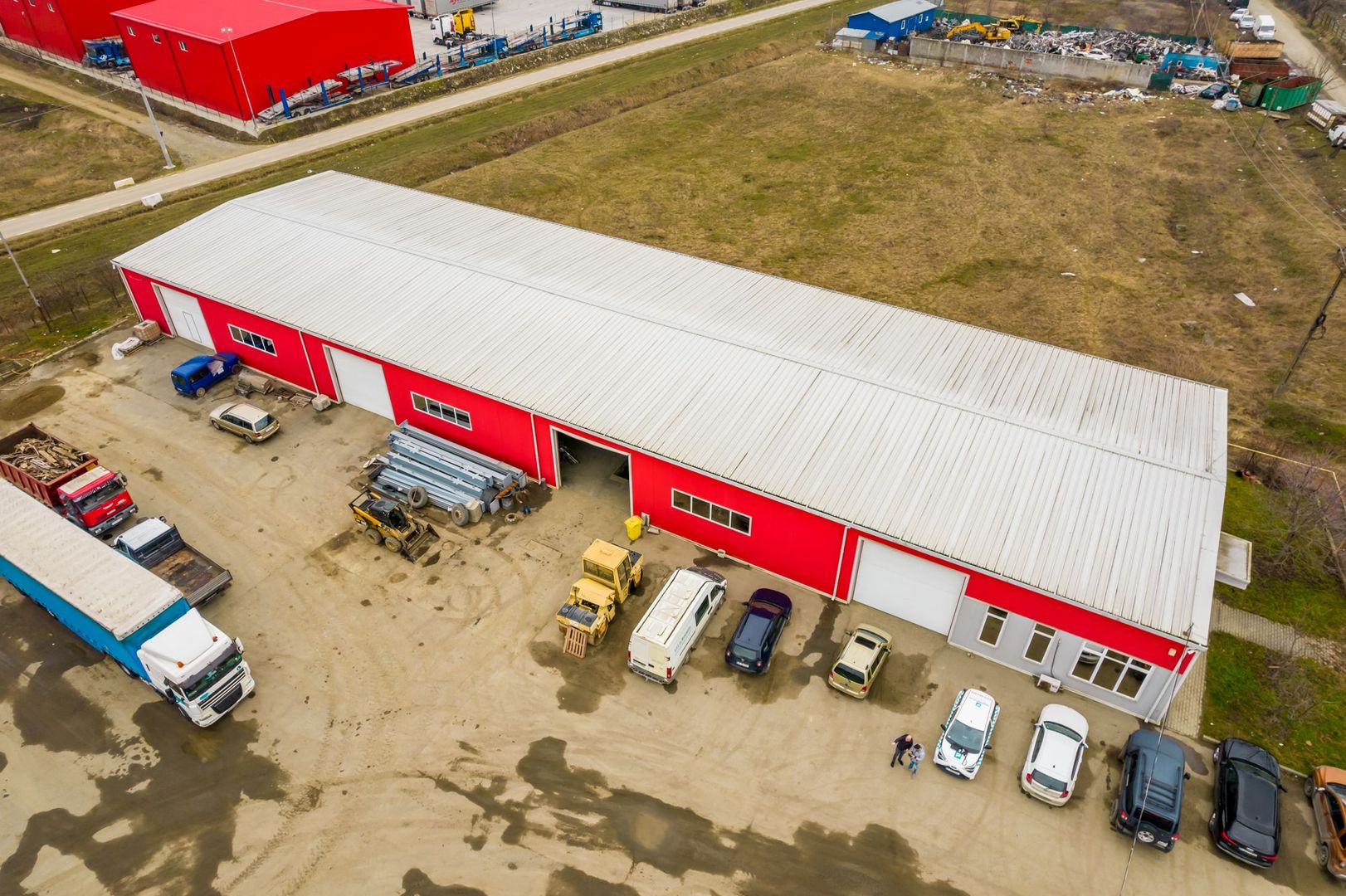 Hală industrială cu birouri în Vladimirescu - Poză 1