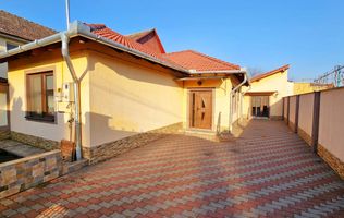 Casă 4 camere, renovată, mobilată, utilată, 410 mp teren, zona Centru